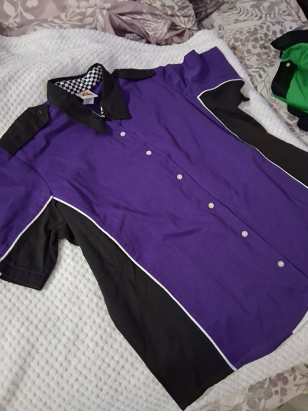 Men's Two-Tone Purple & Black Short-Sleeve Button-Down Shirt